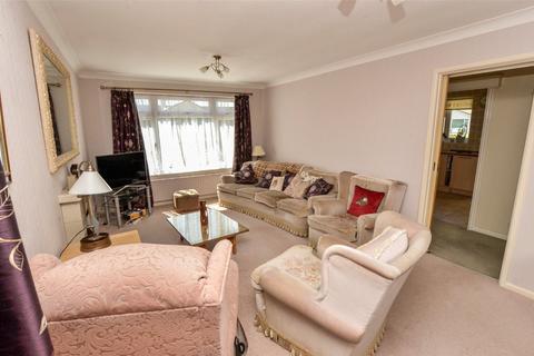 6 Arnold Road, West Moors, Ferndown, BH22 0JX