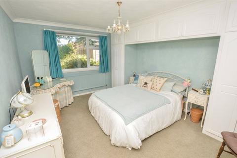 6 Arnold Road, West Moors, Ferndown, BH22 0JX