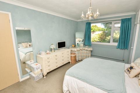 6 Arnold Road, West Moors, Ferndown, BH22 0JX