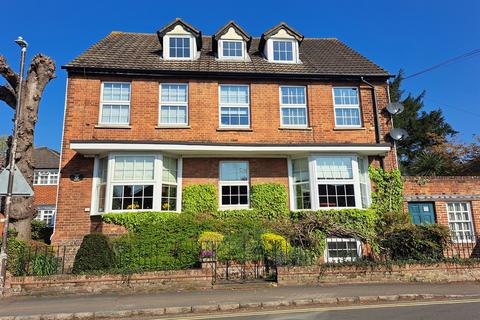 1 bedroom apartment for sale, Station Road, Marlow