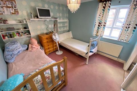 12 Campanula Close, Northampton, NN3 3QG