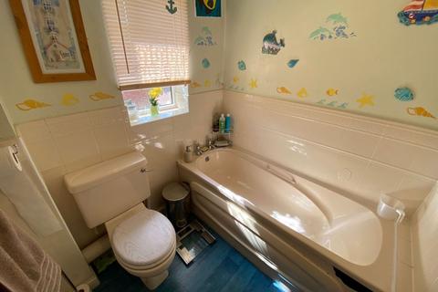 12 Campanula Close, Northampton, NN3 3QG