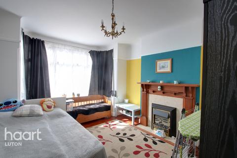 102 Blenheim Crescent, Luton, LU3 1HD