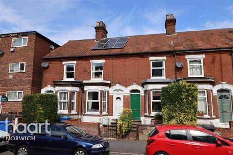 2 bedroom detached house to rent, Denmark Road