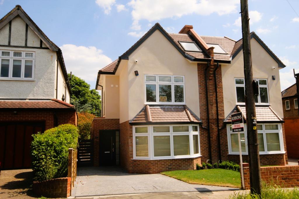 Hillview Road, Hatch End, Pinner, HA5 4 bed semidetached house for