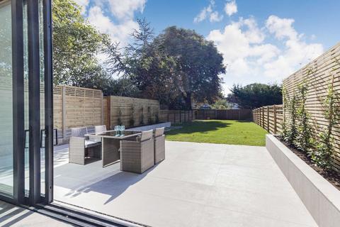 77 Hillview Road, Pinner, HA5 4PB