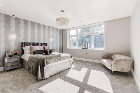 77 Hillview Road, Pinner, HA5 4PB