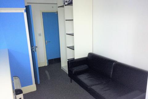 Studio to rent, Wakefield, WF1