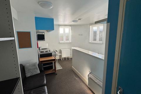 Studio to rent, Wakefield, WF1