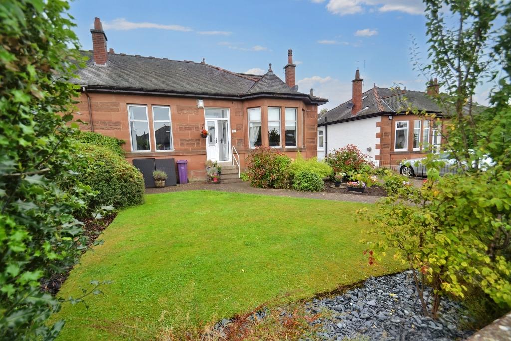 30 Elmore Avenue, Old Cathcart, G44 5AD 4 bed semidetached bungalow