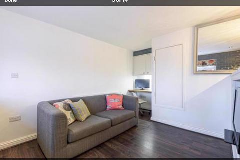2 bedroom apartment to rent, 6 Holtdale View, Leeds, LS16