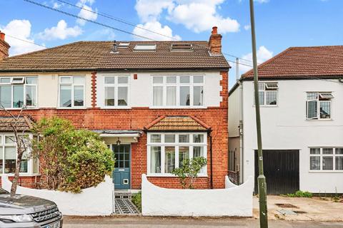 24 Chestnut Road, London, SW20 8EB