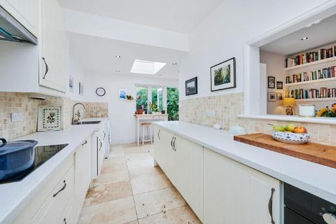 24 Chestnut Road, London, SW20 8EB