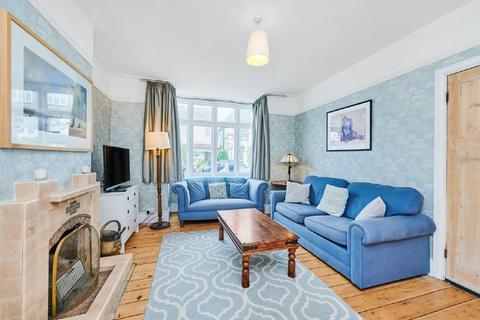 24 Chestnut Road, London, SW20 8EB