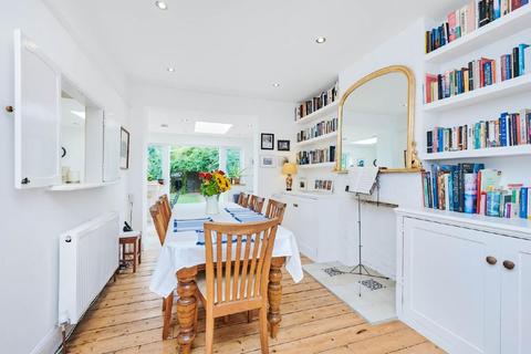 24 Chestnut Road, London, SW20 8EB