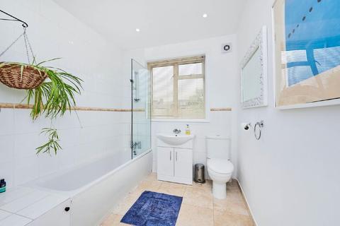 24 Chestnut Road, London, SW20 8EB