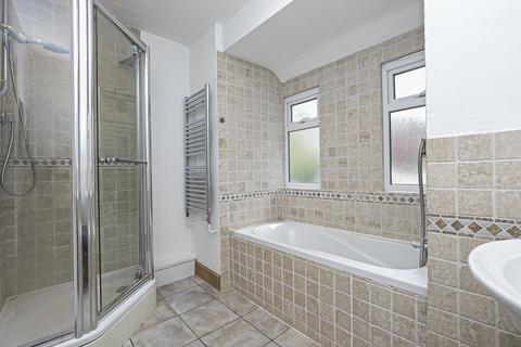4 bedroom semi-detached house to rent, Roebuck Lane, Buckhurst Hill, IG9