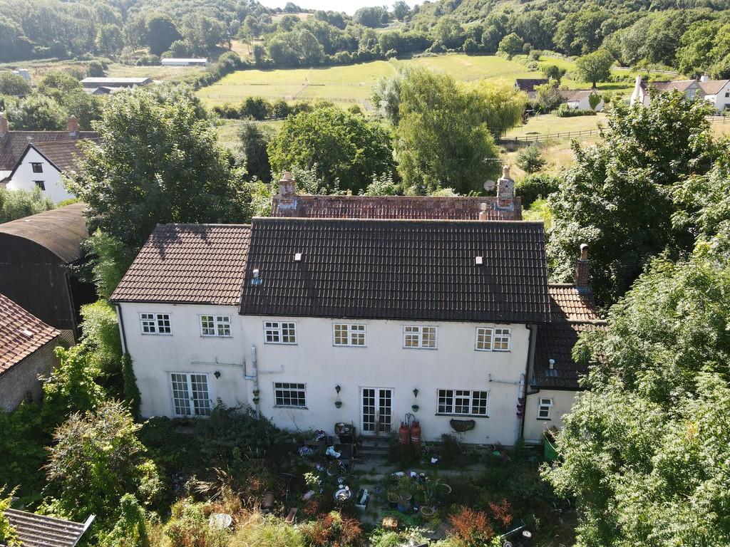 Barton Road, 6 bed cottage £600,000