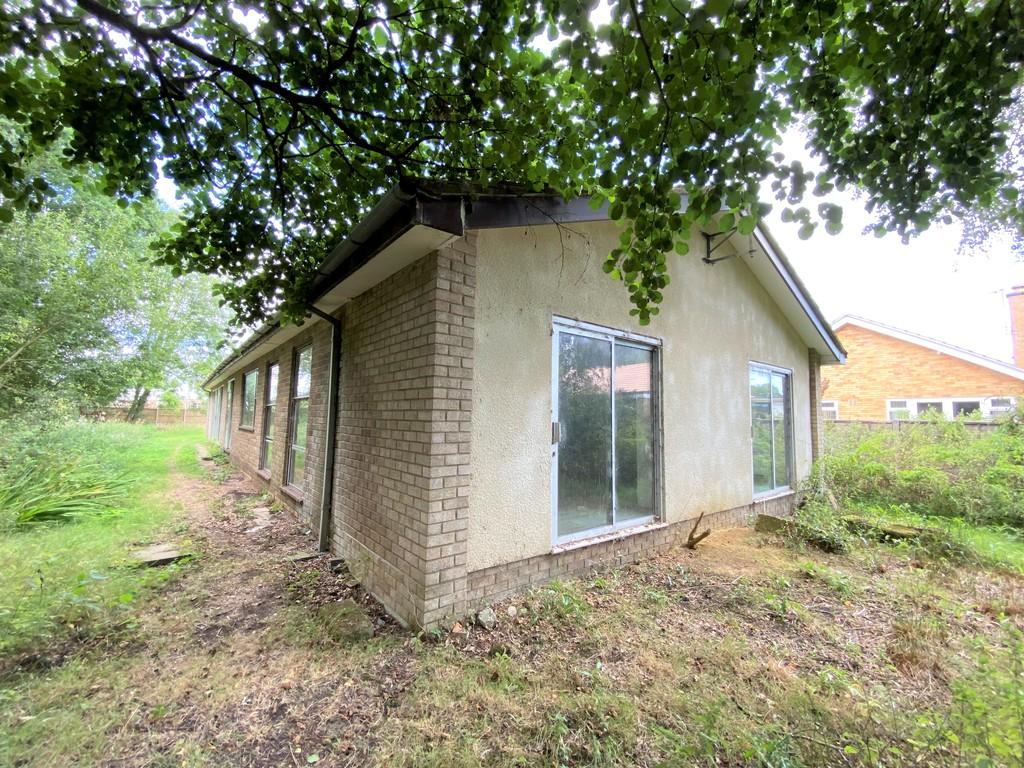 NORTH WOOTTON Large Det 3 Bed Bung... 3 bed detached bungalow £315,000