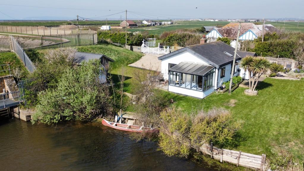Wall Farm Lane, Jury's Gap, Camber, East Sussex TN31 7SE 2 bed cottage