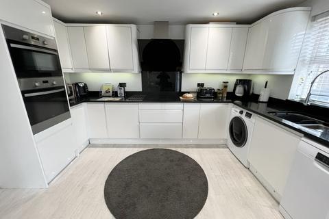 12 Bufferys Close, Solihull, B91 3UX