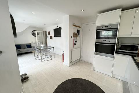 12 Bufferys Close, Solihull, B91 3UX