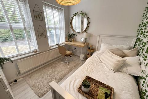 12 Bufferys Close, Solihull, B91 3UX