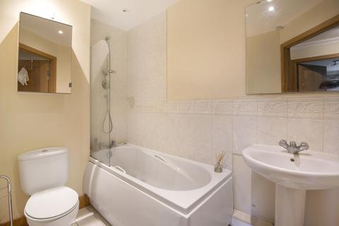 Flat 20, Sandringham Court Skerne Walk, Kingston Upon Thames, KT2 5LQ