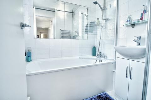 2 bedroom terraced house for sale - King Edwards Road , Barking