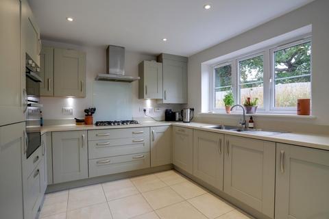 4 bedroom detached house for sale, Symons Close, Bovey Tracey