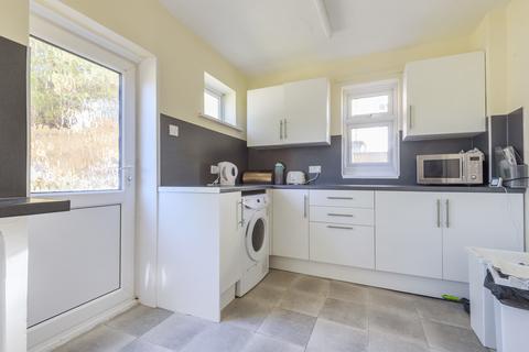 84 Stuart Crescent, Winchester, SO22 4AS