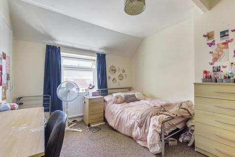 84 Stuart Crescent, Winchester, SO22 4AS