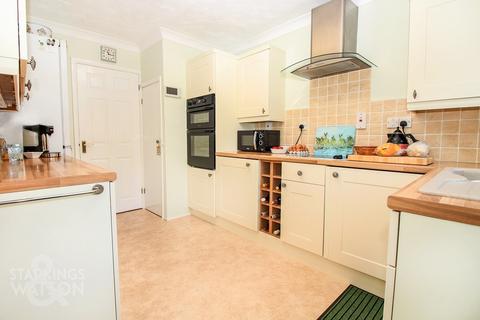 3 bedroom detached house for sale - Hunters Close, Blofield, Norwich