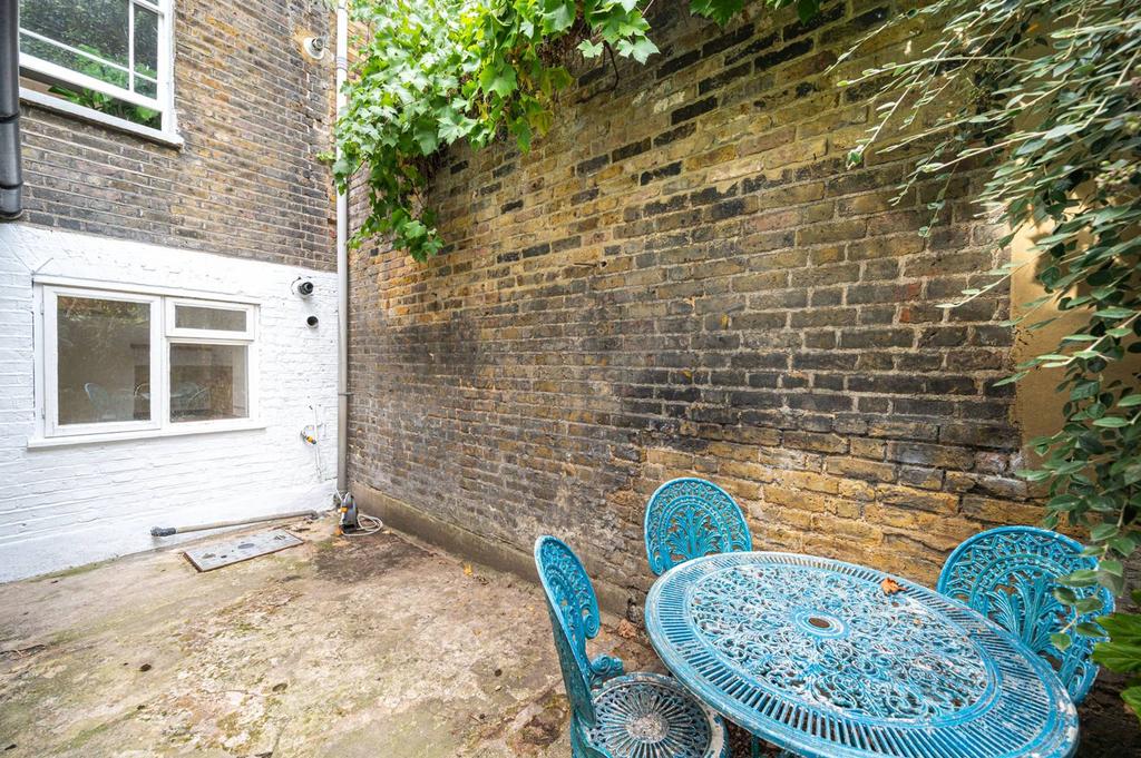 Cephas Avenue, Stepney, London, E1 1 bed flat for sale £365,000