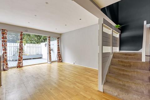 undefined, Caroline Close, Croydon