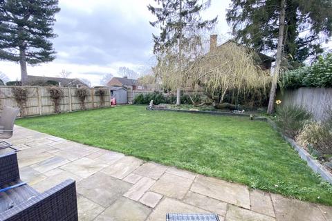 3 Long Close, Farnham Common, Slough, SL2 3EJ