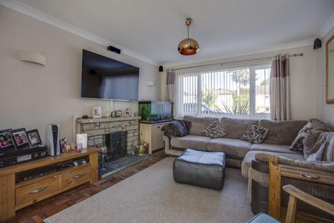 3 Long Close, Farnham Common, Slough, SL2 3EJ