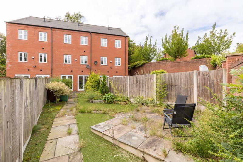 Mill Lane, Aspull, Wigan, WN2 1RA 3 bed terraced house £995 pcm (£230 pw)