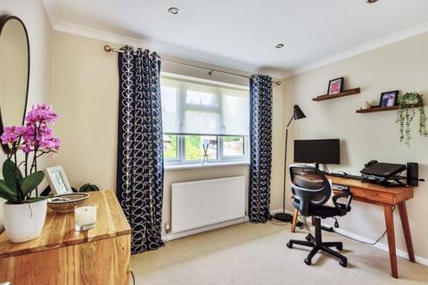 10 Crofts Close, Chiddingfold, Godalming, GU8 4SG