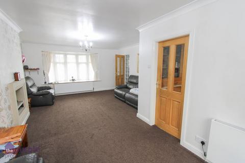 10 Barnston Close, Bolton, BL1 8TF