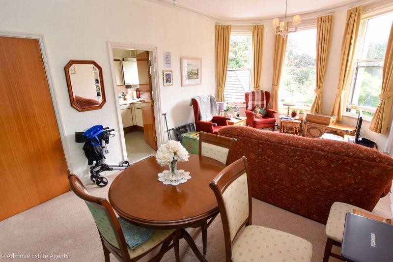 Dingle Bank Close, Lymm, WA13 0QR 1 bed apartment £170,000