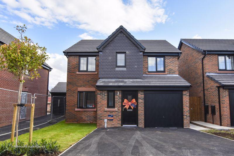 Silk Mill Street, Tyldesley... 4 bed detached house £1,950 pcm (£450 pw)