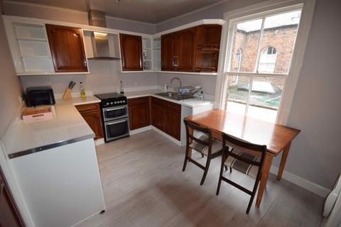 3 bedroom flat to rent, Warwick Road, Carlisle