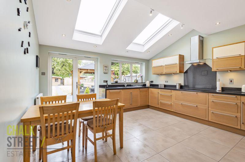 Keswick Avenue, Hornchurch, RM11 4 bed semidetached house for sale £