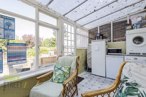 57a Heath Park Road, Romford, RM2 5UL