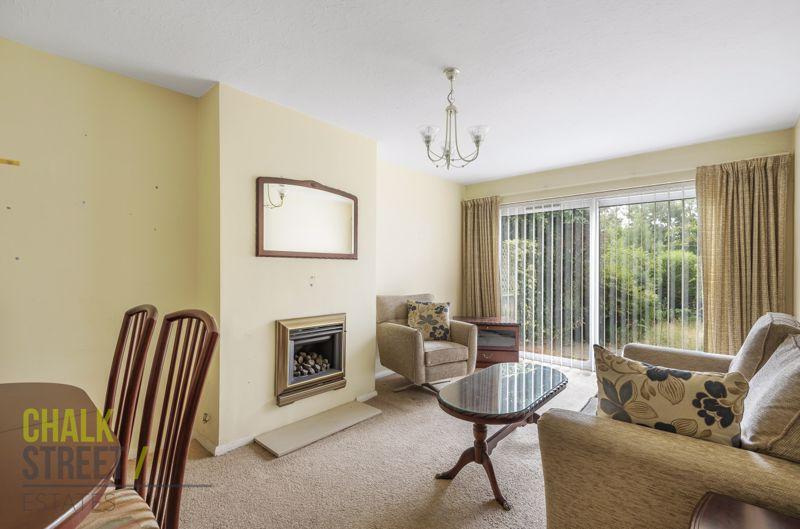Bridge Avenue, Upminster, RM14 2 bed ground floor £300,000
