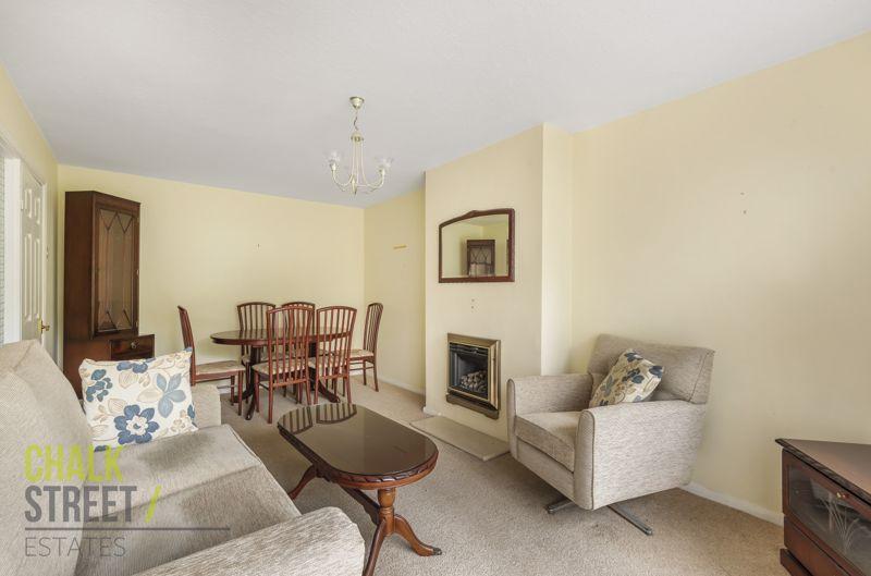 Bridge Avenue, Upminster, RM14 2 bed ground floor £300,000