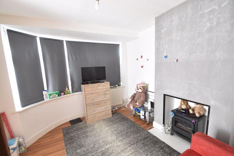 Elmore Road, Luton 3 bed terraced house £325,000