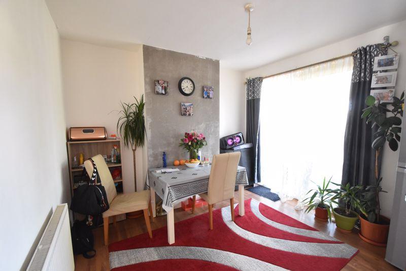 Elmore Road, Luton 3 bed terraced house £325,000