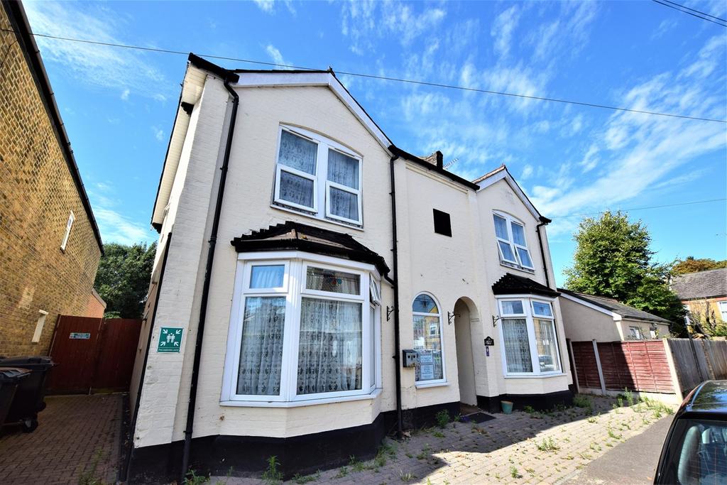 Hamlet Road, Chelmsford, CM2 15 bed detached house for sale £900,000